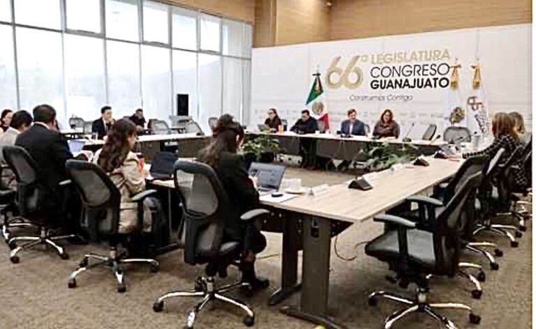 Dialogan sobre iniciativa en materia de videovigilancia