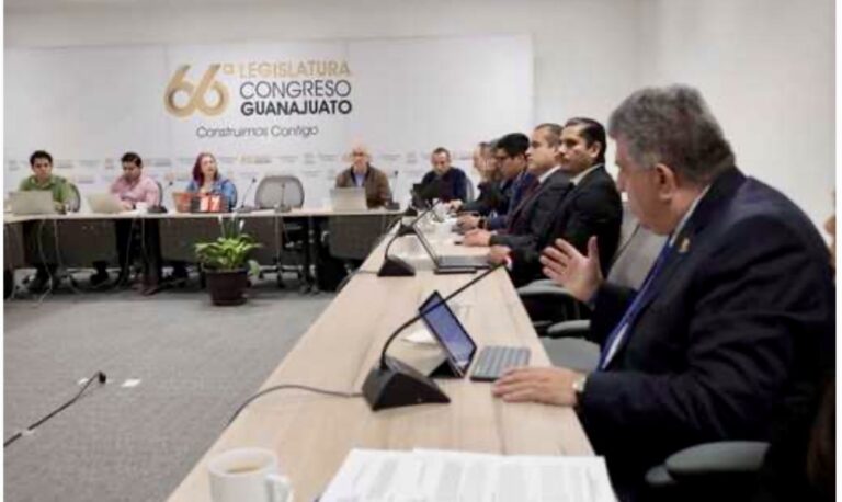 Analizan diversas iniciativas en materia de transporte público y licencias de manejo