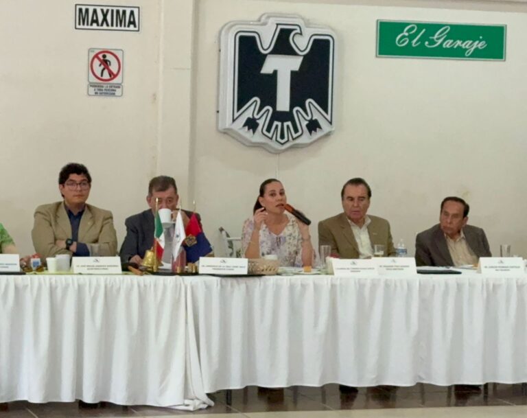 Presenta Alcaldesa Plan Irapuato 27 a empresarios irapuatenses