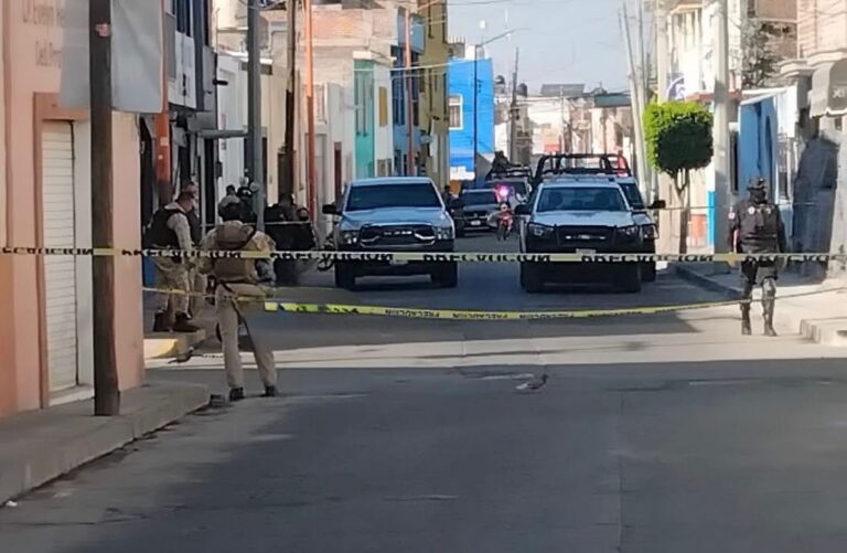 Matan a hombre y otro resulta lesionado tras ataque a balazos afuera de cantina