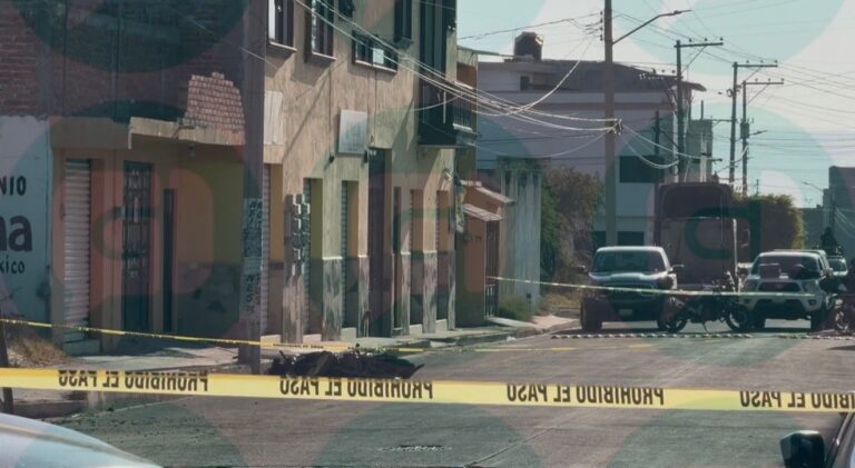 Ataque cerca de oficinas de Seguridad Pública de Pénjamo deja una mujer sin vida y dos heridos