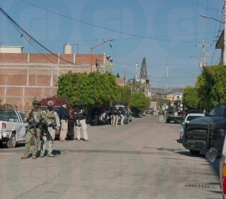 Fuerzas federales y estatales despliegan operativo para revisión de policías en Pénjamo