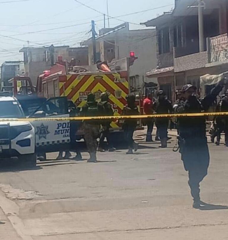Hombre amenaza con incendiar su vivienda