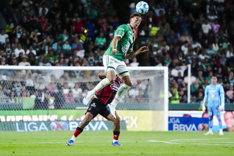 León ruge en casa ante Atlas