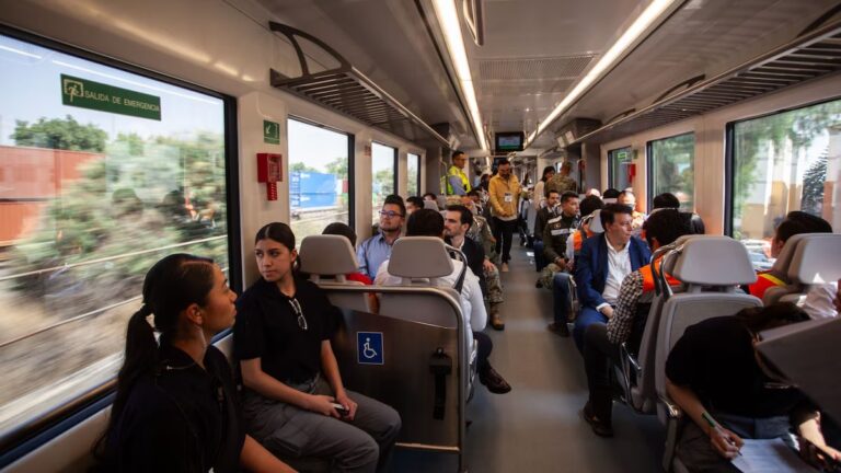 Inauguran el Tren Felipe Ángeles al AIFA