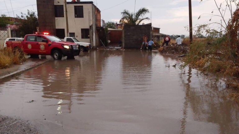 Lluvias provocan encharcamientos en colonias de Pénjamo