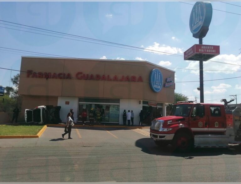Accidente en Irapuato deja a mujer lesionada; fue rescatada por ciudadanos