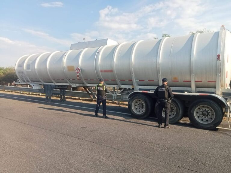 Asegura Policía Estatal de Caminos 55 mil litros de hidrocarburo en Celaya