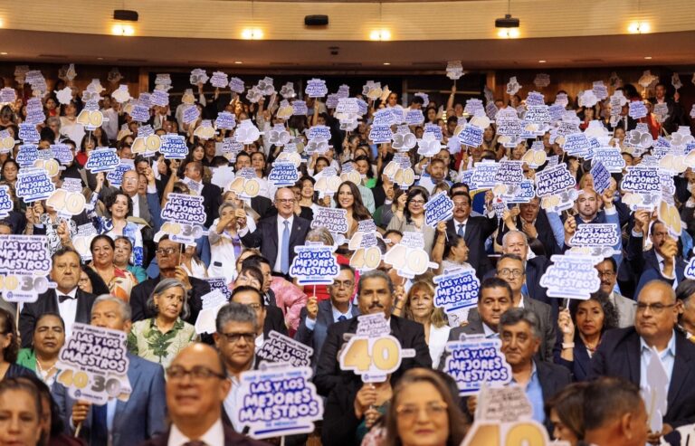Reconoce Libia Dennise la excelencia docente en el Día de la Maestra y el Maestro 2026