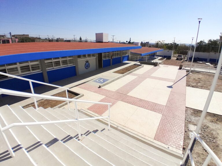 Gobierno de la Gente moderniza la Secundaria General Rufino Tamayo en León