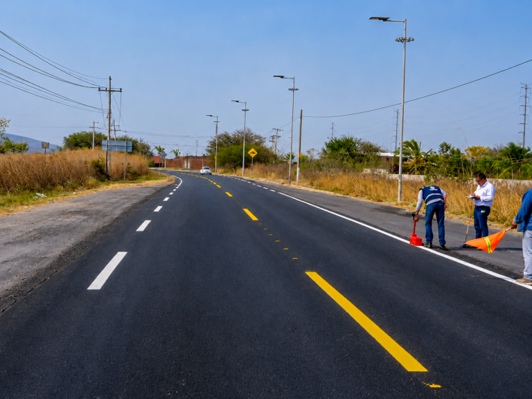 Invierte SOP 12.8 MDP para dar mantenimiento a la carretera acceso a Juan Martín, en Celaya