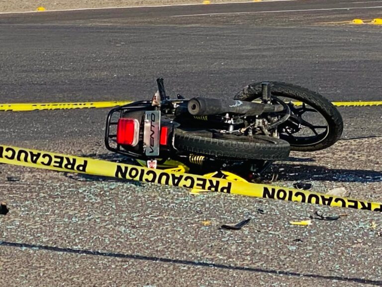 Motociclista muere tras choque con camioneta en Apaseo el Alto