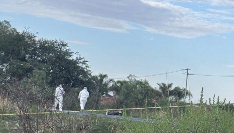Pierden la vida dos motociclistas en la León Cuerámaro