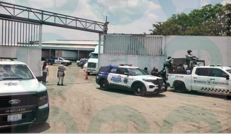 Ejecutan a hombre dentro de pensión de camiones en la Irapuato-Abasolo
