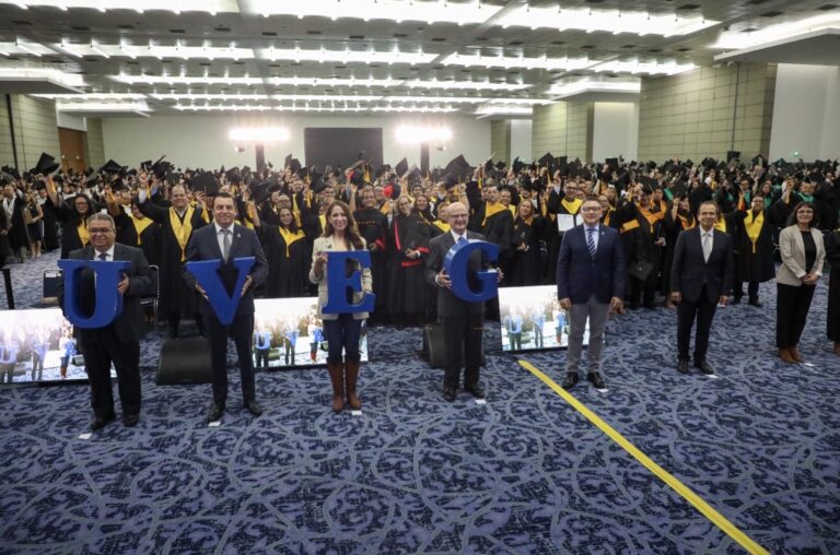 La UVEG se consolida a nivel nacional; egresan 854 estudiantes en CDMX