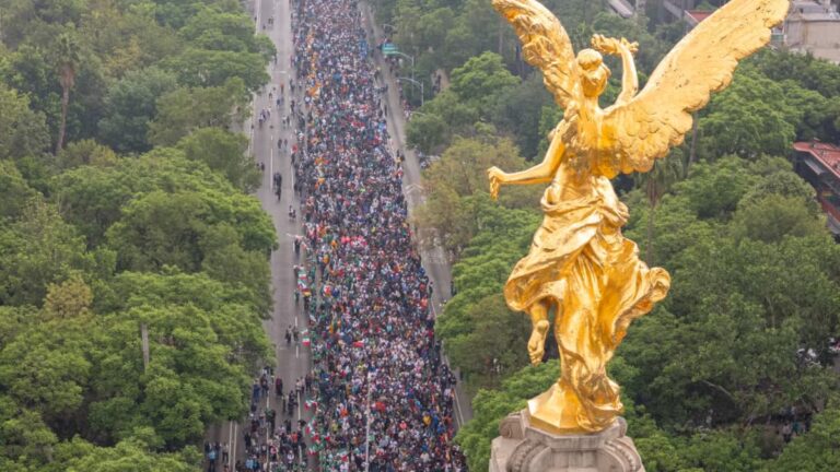 Ciudad de México rompe Récord Guinness de la ola humana más grande del mundo fuera de un estadio