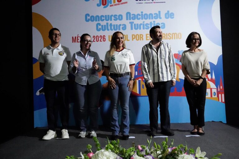 Niños y adultos guanajuatenses dibujan para “México 2026: Un Gol por el Turismo”
