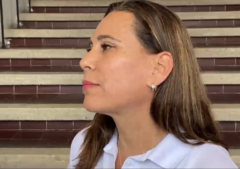 Lorena Alfaro asegura que siguen las gestiones para mantener el futbol en Irapuato