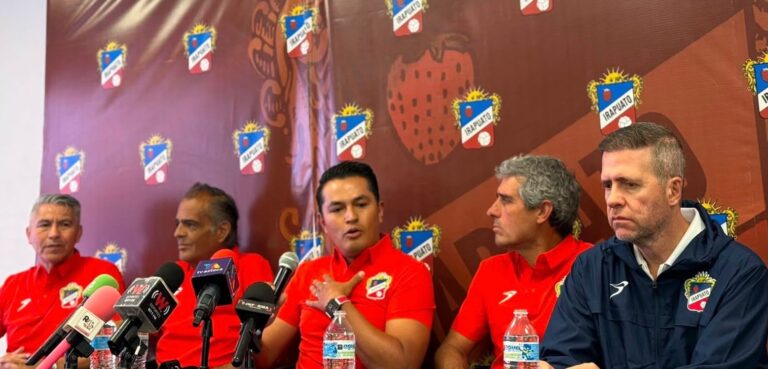 Presentan al cuerpo técnico de la Trinca