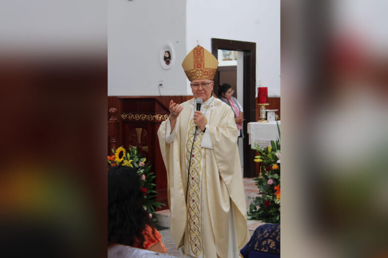 Principal desafío de la sociedad es el avance de IA y redes sociales