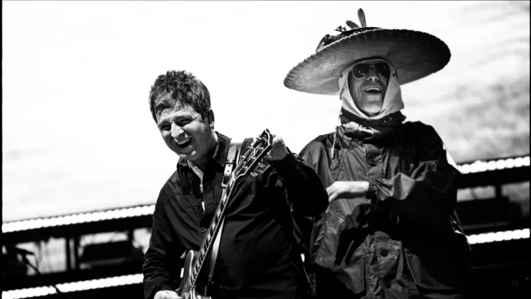 Liam Gallagher amenaza a fans mexicanos: “olvídense de los conciertos de Oasis” si Inglaterra cae ante el Tri
