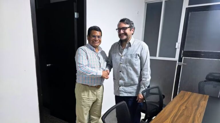 Hijo de AMLO se reúne con dirigente de Morena Tabasco; busca competir por candidatura a diputación federal