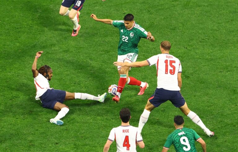México cae 3-2 ante Inglaterra