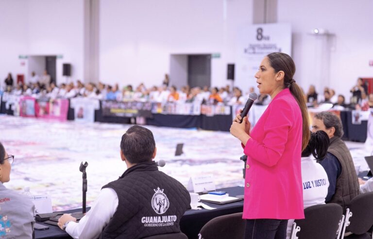 Refrenda Gobernadora su compromiso con las familias buscadoras