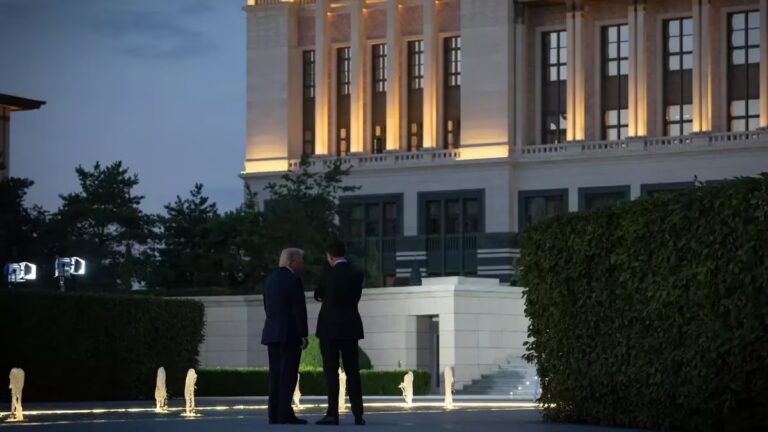 Detienen a pasante canadiense por presunto espionaje en la OTAN
