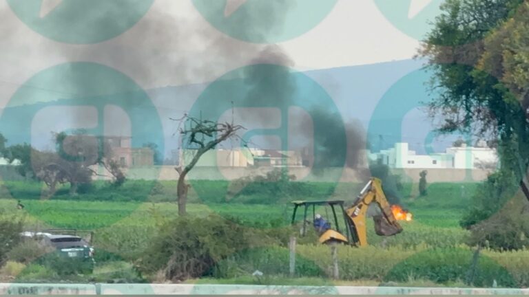 Se incendia ducto de PEMEX en Pénjamo