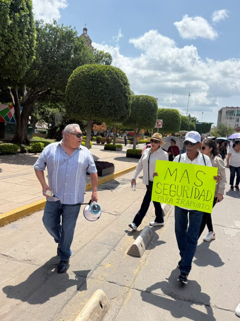 Movimiento Social Organizado entrega pliego petitorio tras marcha en Irapuato