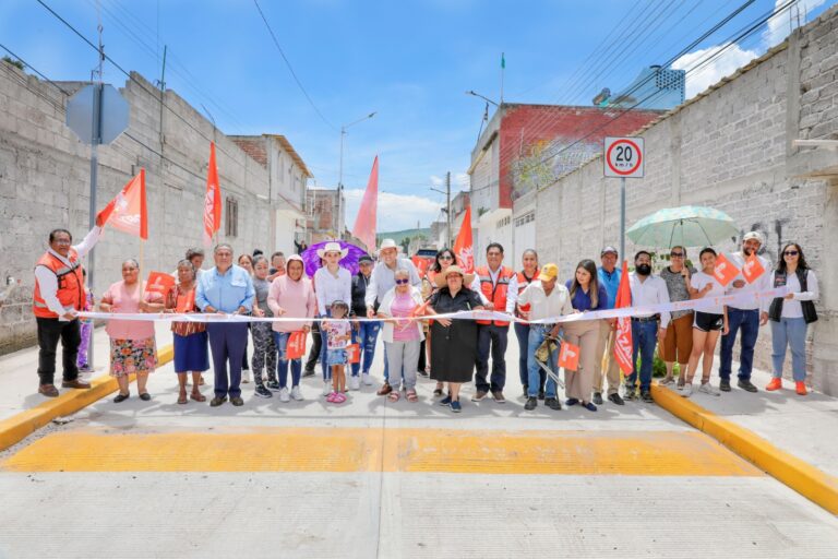 Entrega Mauricio Estefanía calle Agustín Arroyo tras más de 20 años de espera
