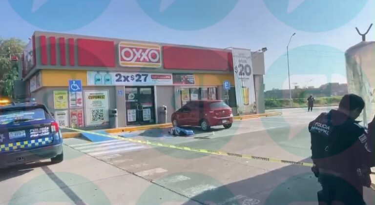 Asesinan a un hombre afuera de un Oxxo