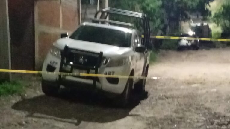 Matan a hombre al interior de una vecindad en Lomas de Medina