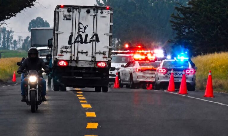 Choque frontal en carretera Salvatierra-Yuriria deja tres muertas y varios lesionados, incluidos menores