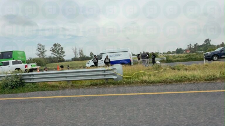 Vuelca vehículo en la Irapuato-Abasolo