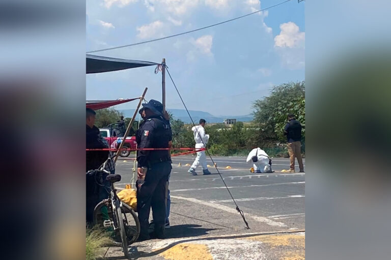 Atacan a balazos a dos personas en carretera a Bajio de Bonillas en Silao; hay una persona muerta