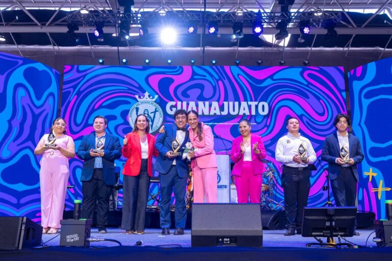 Entrega Gobernadora el Premio Estatal de la Juventud