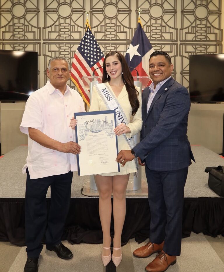 HOUSTON RINDE HOMENAJE A FÁTIMA BOSCH Y PROCLAMA OFICIALMENTE SU DÍA