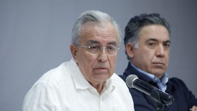 Rocha Moya pide licencia otra vez