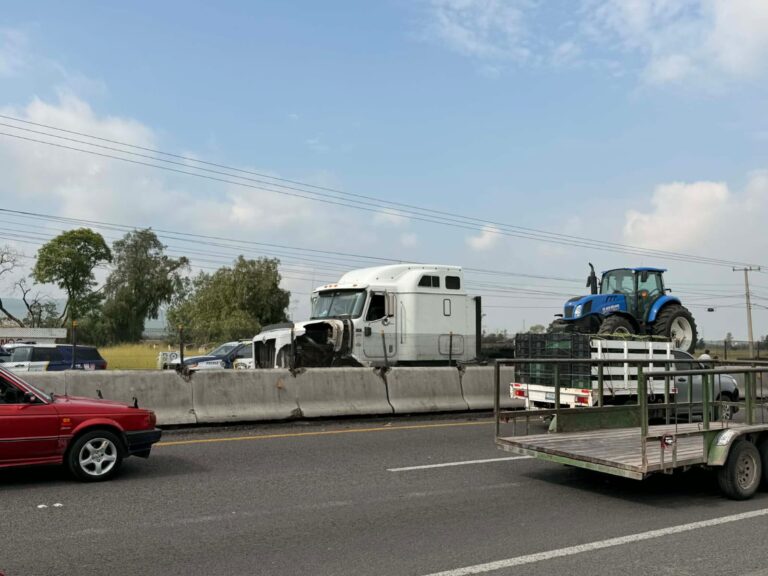 Confirman que accidente en Celaya-Cortazar derivó de intento de asalto; hay un abatido