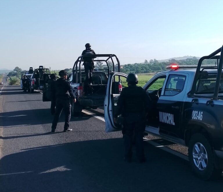 Incendian unidad oficial de Pénjamo en disturbios de Michoacán