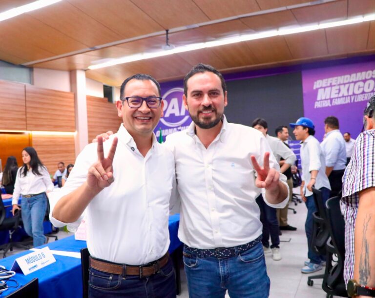 Rodolfo Gómez  cumple requisito de firmas y sigue en proceso interno panista