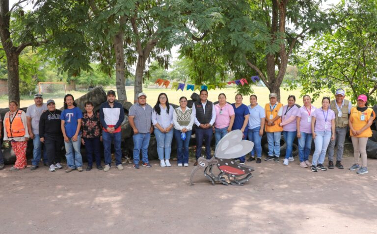 Impulsa Mauricio Estefanía prevención del dengue: recolectan 6 toneladas en “llantatón” en la comunidad Colonias de Fuentes
