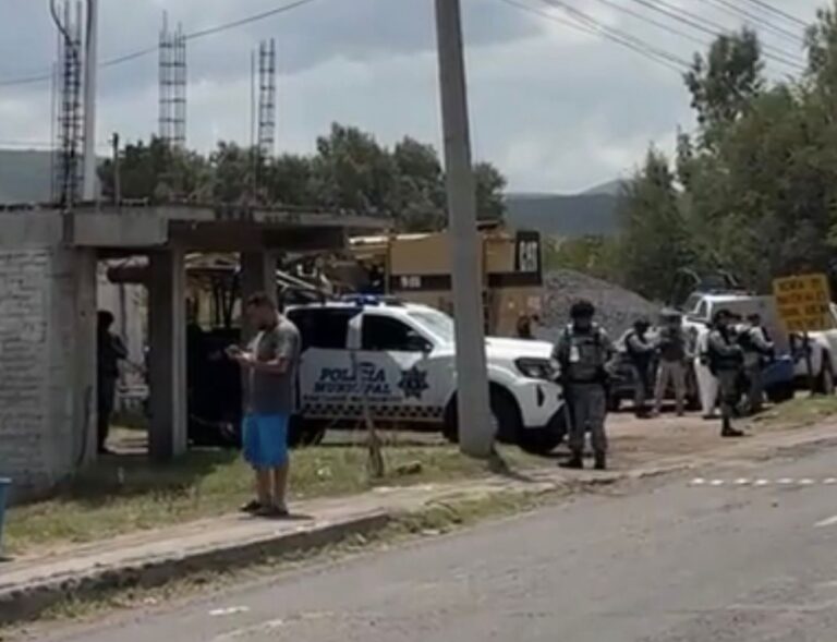 Hallan a 5 personas sin vida en Santiago Maravatío
