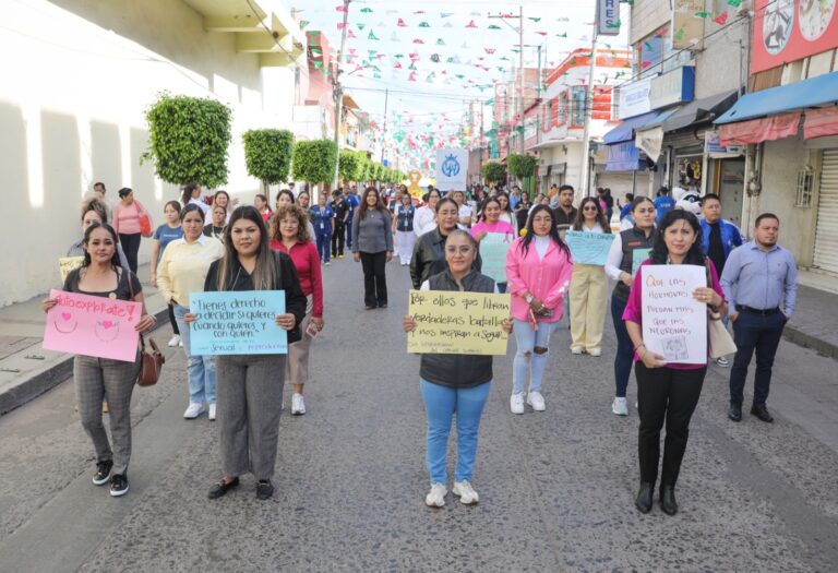 Acerca Gobierno de Cortazar servicios médicos a las familias con la Caminata y Feria por la Salud