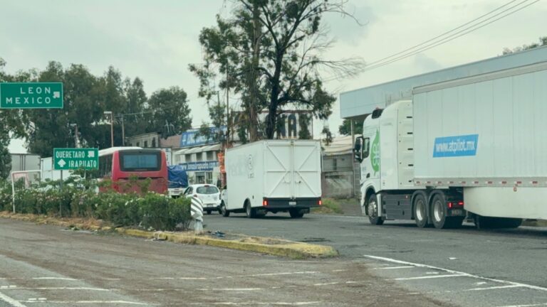 Alcaldesa de Irapuato exige a la SICT atender el deterioro de carreteras federales de acceso a la ciudad