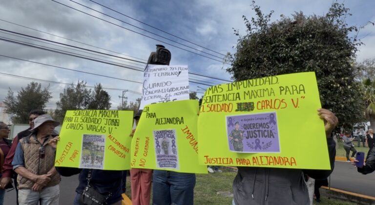 Piden justicia por asesinato de exmilitar Alejandra Carapia durante visita presidencial a Irapuato