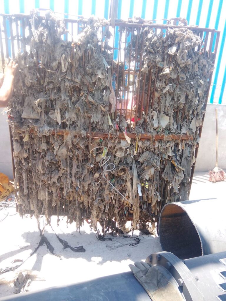 Alcaldesa de Irapuato pide no tirar basura en ríos y canales para evitar taponamientos