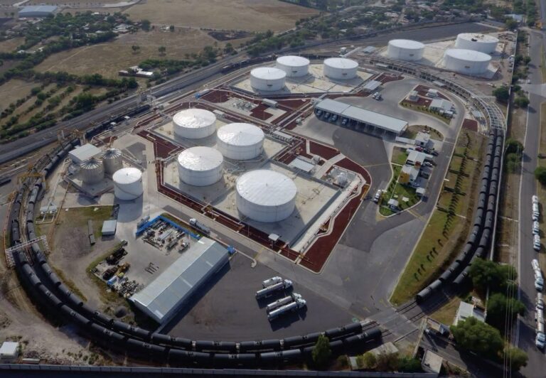 Empresa donde decomisaron 59 millones de litros de combustible niega tener operaciones ilegales